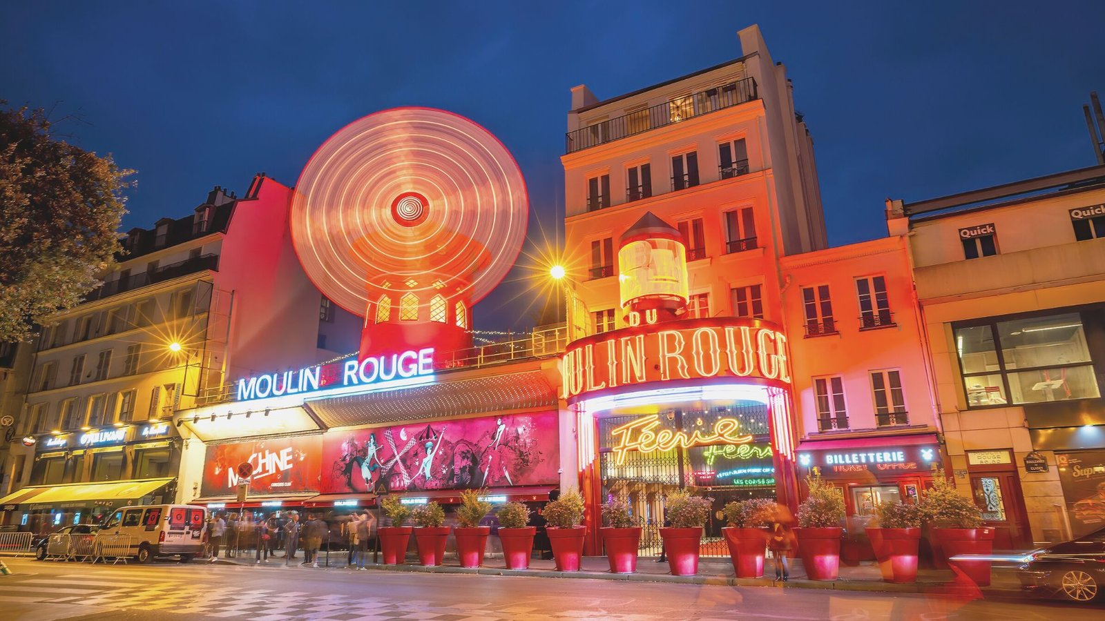 Moulin Rouge París - Un atractivo emblematico parisino